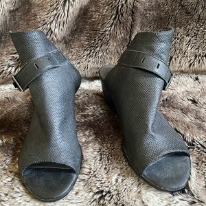Nicole Talullah Black Embossed Leather Open Toe Heeled Booties 8.5